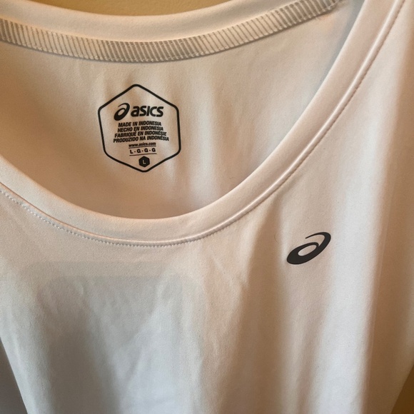 ASICS training t-shirt - Capsleeve Top in White - Picture 6 of 7